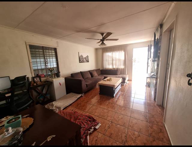 2 bed property for sale in LOTUS GARDENS